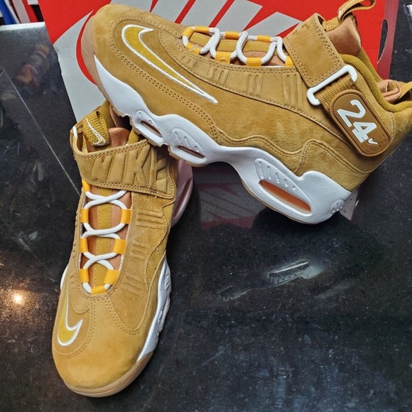 SZ 9 Nike Air Griffey Max 1 in the \